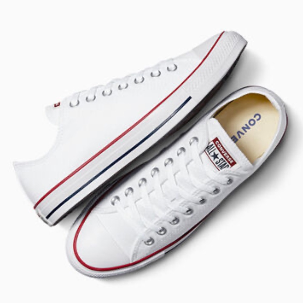 Size 8.5 Converse Chuck Taylor All Star sneakers- white